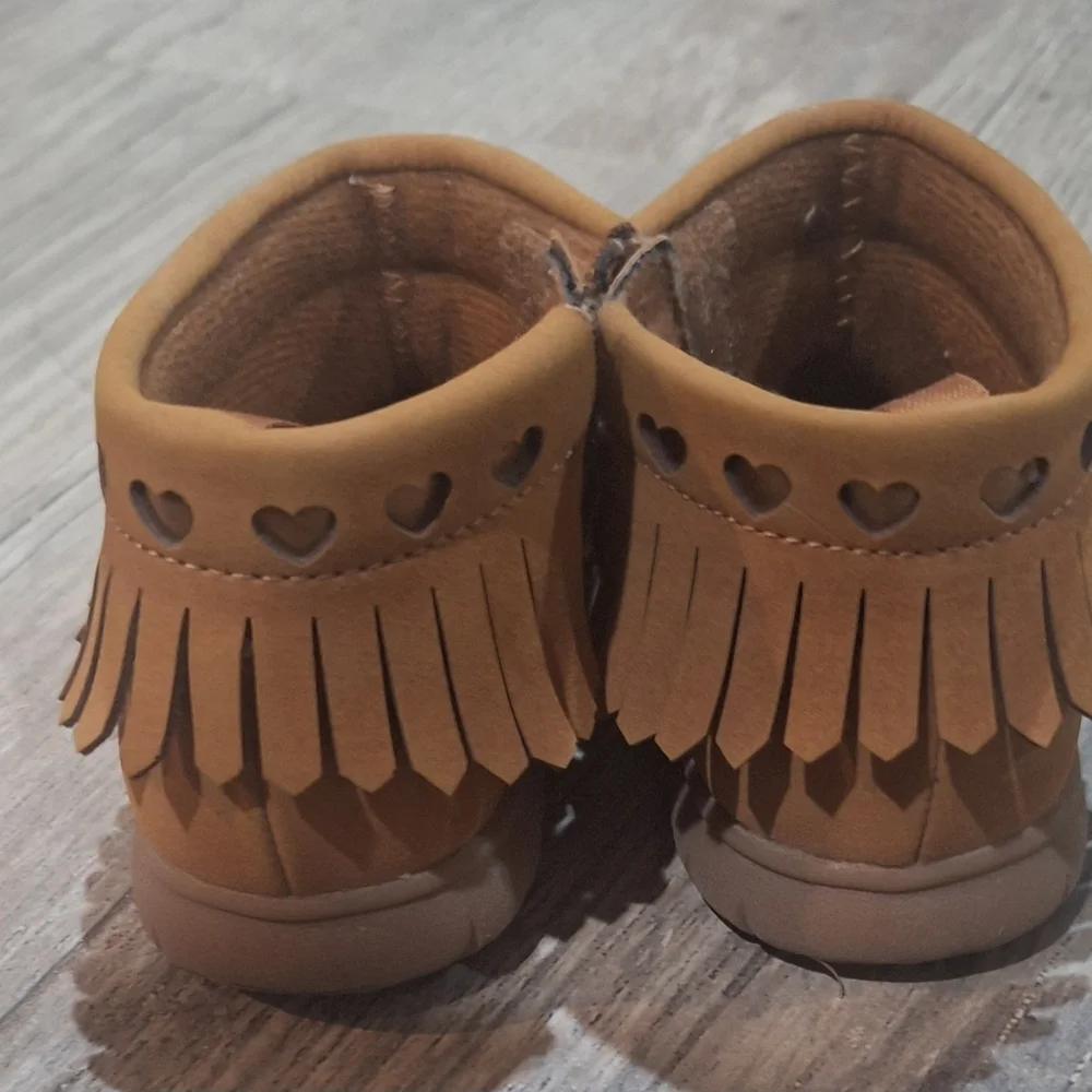 Carter's Simple Joys Fist Walker Tan Moccasin Fringe Shoes Sz. 4